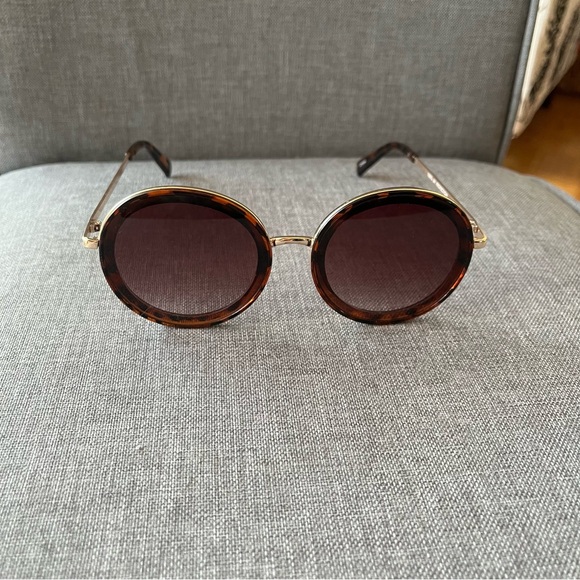 Brown Round Sunglasses - Picture 2 of 3
